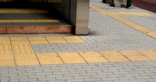Тактильная плитка ПВХ в Камне-на-Оби - купить от 711 руб. в ТротуарнаяПлитка