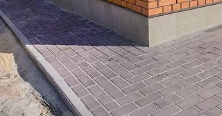 Укладка плитки на отмостку: Цена от 812 руб. в Камне-на-Оби от ТротуарнаяПлитка