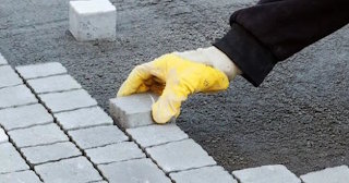 Укладка тротуарной плитки 50 на 50 в Камне-на-Оби в октябре