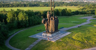 Благоустройство памятников в Камне-на-Оби от 914 руб. – компания ТротуарнаяПлитка