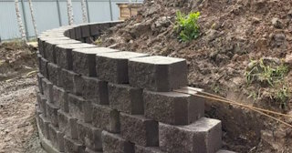 Установка подпорной стенки в Камне-на-Оби в октябре